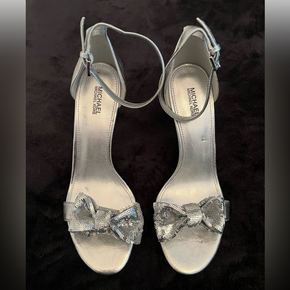 MICHAEL KORS Paris Silver Sequin Bow Ankle-Strap Sandals Heels Size 9 - Picture 4 of 16